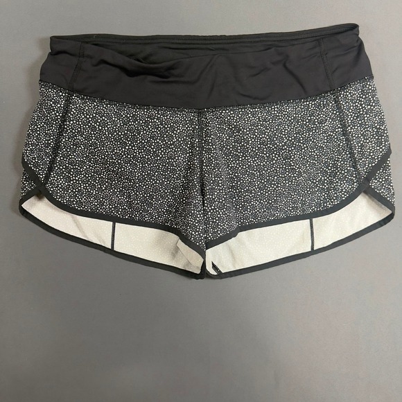Lululemon Pants - Lululemon Speed Shorts Womens Size 8 Black White Ditsy Floral Running Athletic